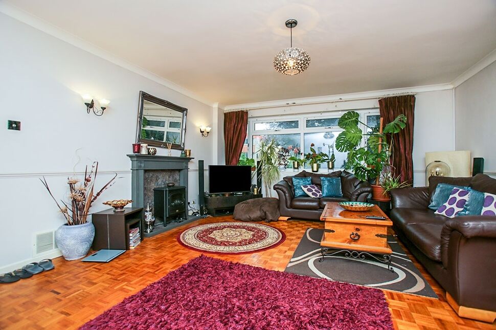 2 bedroom Flat to rent, Christchurch Park, Sutton, SM2 £1,600 pcm