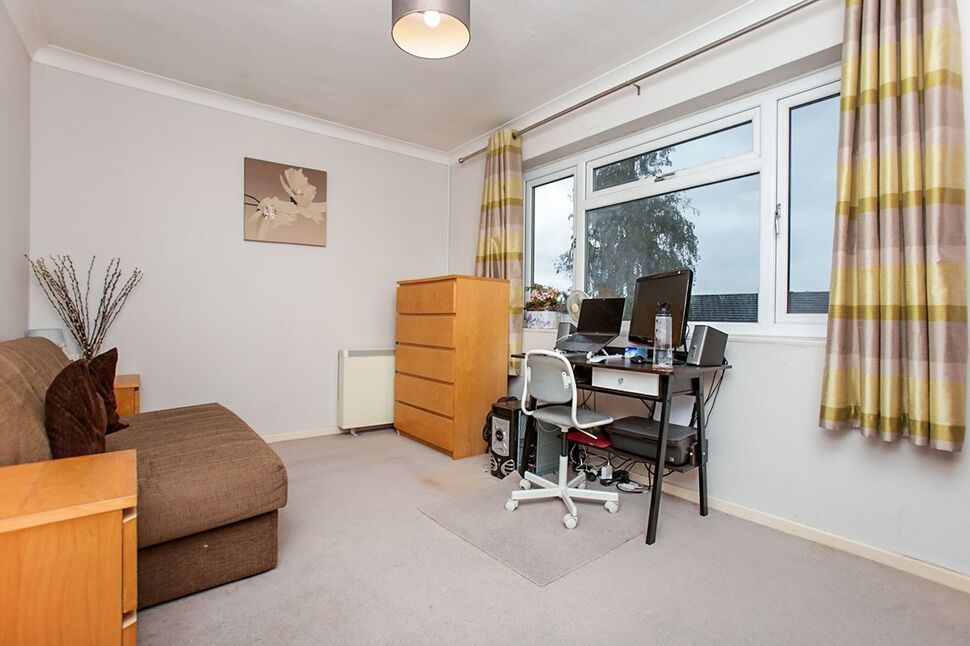 2 bedroom Flat to rent, Christchurch Park, Sutton, SM2 £1,600 pcm