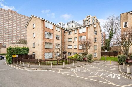 Wellesley Road, 1 bedroom  Flat to rent, £1,250 pcm