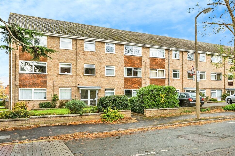 Main image of 2 bedroom  Flat to rent, Grove Road, Sutton, Surrey, SM1