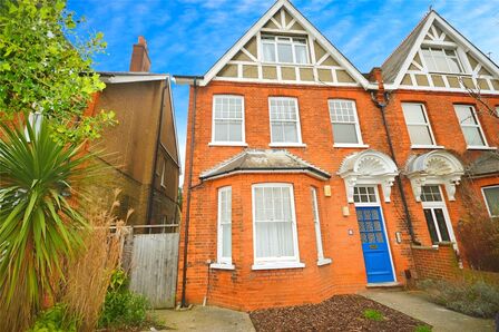 2 bedroom  Flat to rent