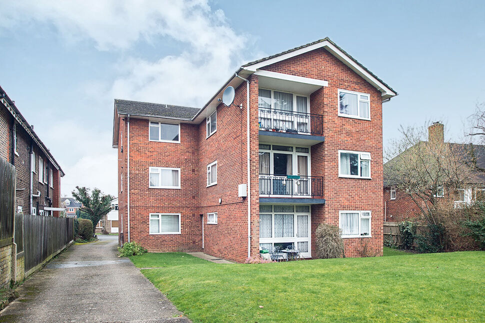 Main image of 1 bedroom Flat to rent, York Road, Cheam, Surrey, SM2