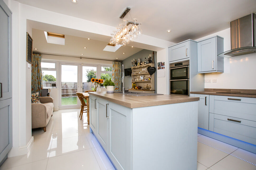 Main image of 3 bedroom End Terrace House for sale, Nash Close, Sutton, SM1