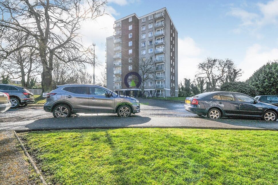 Main image of 2 bedroom Flat to rent, Basinghall Gardens, Sutton, Surrey, SM2