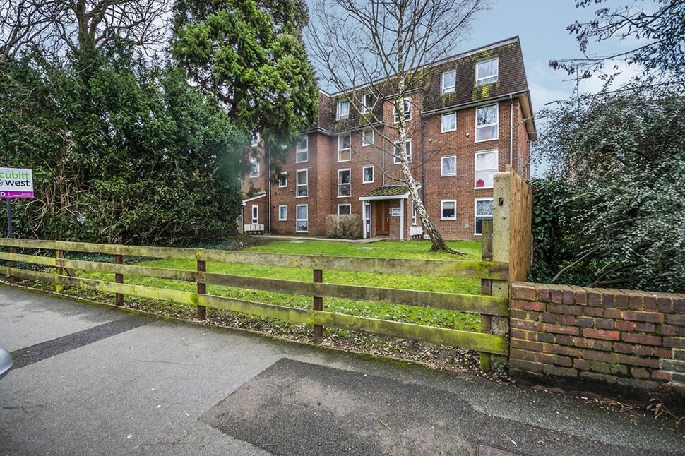 Main image of 2 bedroom  Flat to rent, All Saints Road, Sutton, Surrey, SM1