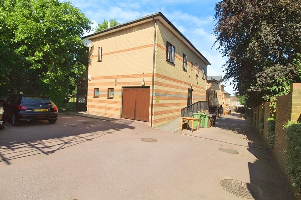 Main image of Flat to rent, Oakview Apartments, 12 Benhill Road, Sutton, SM1