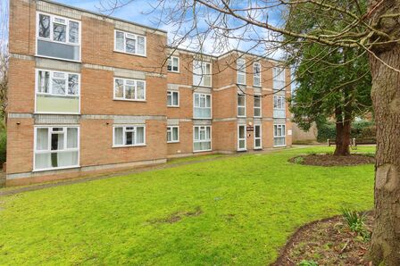 Eaton Road, 1 bedroom  Flat for sale, £230,000