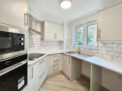 1 bedroom Flat for sale