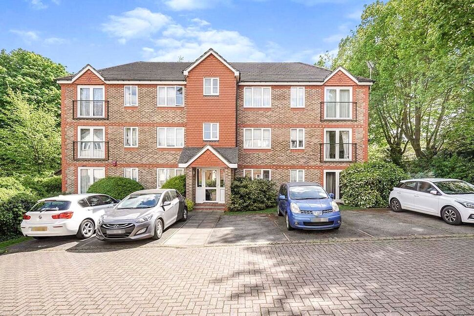 Main image of 2 bedroom Flat for sale, Sevenoaks Close, Sutton, SM2