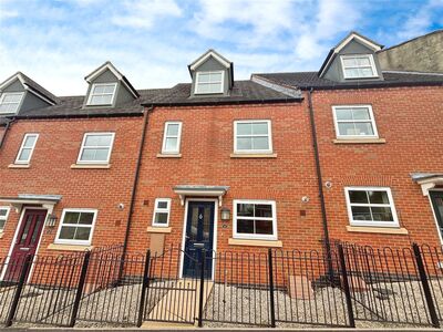 Crown Mews Mount Pleasant Road, 3 bedroom  House to rent, £895 pcm