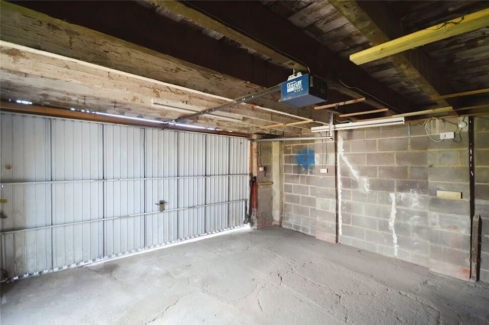 4 bedroom Link Detached House for sale, Burton Road, Midway, DE11 £