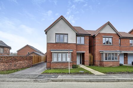 Sunstone Drive, 4 bedroom Detached House to rent, £1,500 pcm