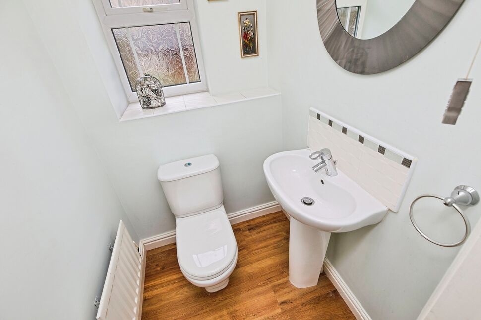 Cloakroom / Wc