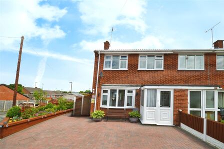 Chiltern Road, 3 bedroom Semi Detached House for sale, £220,000