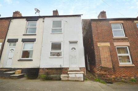 2 bedroom End Terrace House for sale