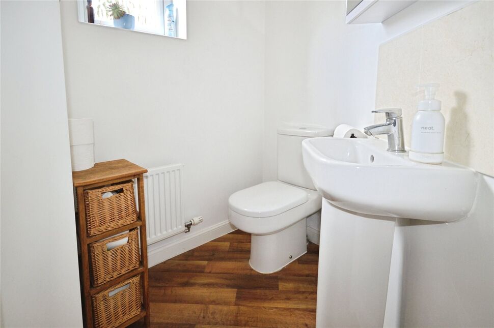 Cloakroom / Wc