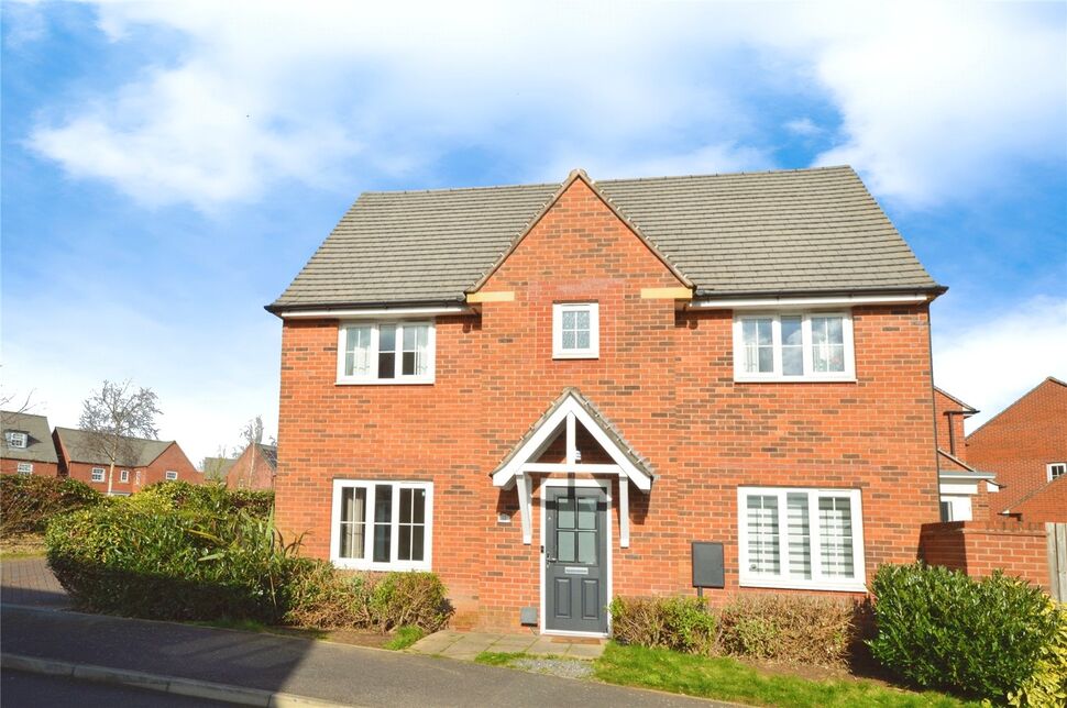 3 bedroom Detached House for sale, Suffolk Way, Church Gresley, DE11