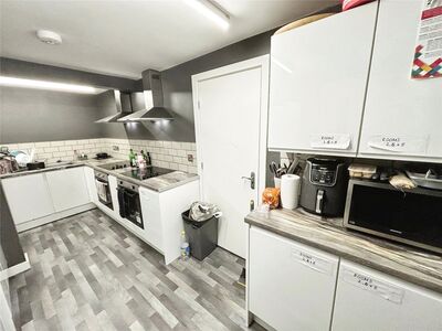 1 bedroom Room to rent