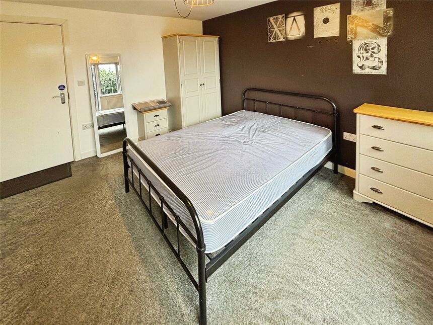 Main image of Room to rent, Colliery Road, Church Gresley, Derbyshire, DE11