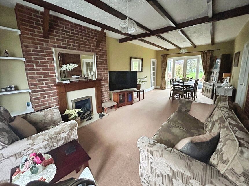 Lounge / Dining Room