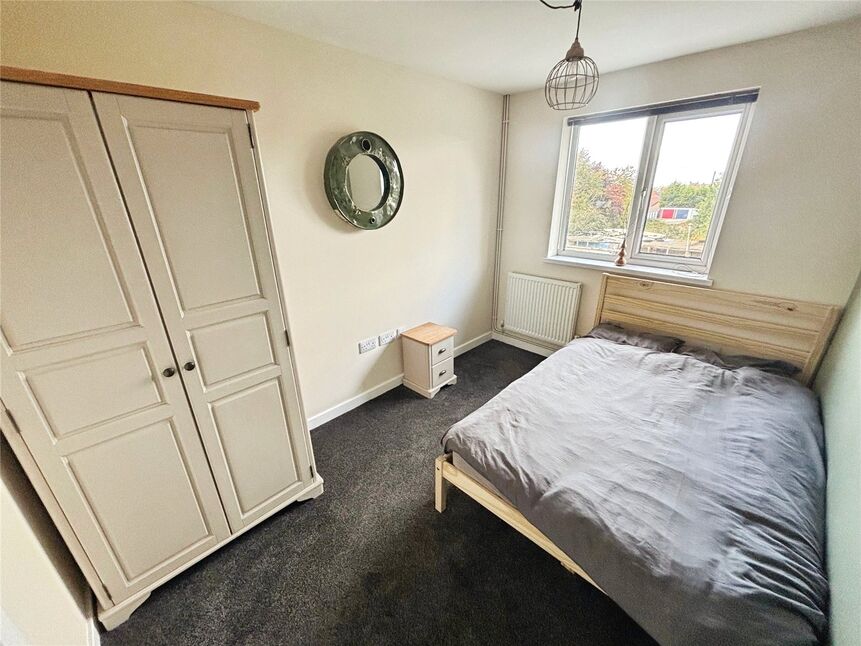 Main image of 1 bedroom  Room to rent, Colliery Road, Church Gresley, Derbyshire, DE11