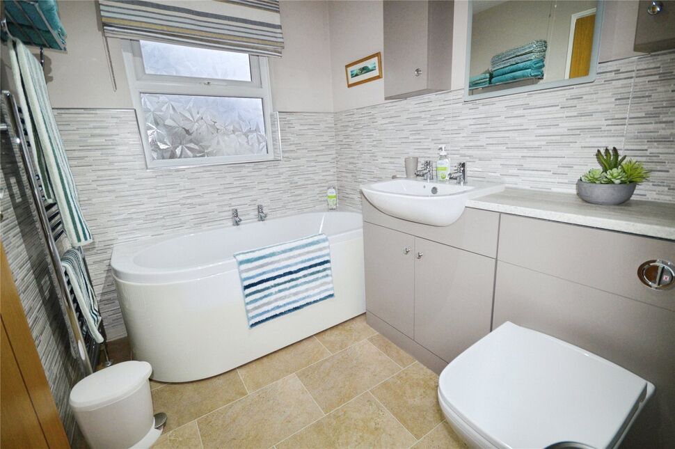En-Suite Bathroom