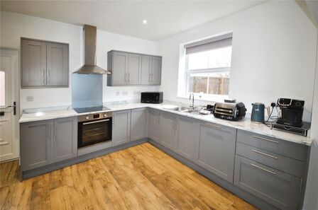 Sun Street, 4 bedroom Detached House for sale, £325,000