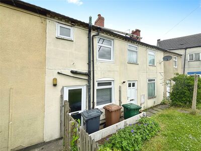 High Street, 2 bedroom Mid Terrace House to rent, £650 pcm