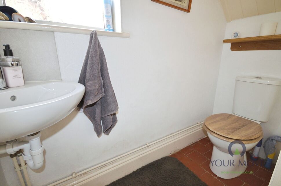 Cloakroom / Wc
