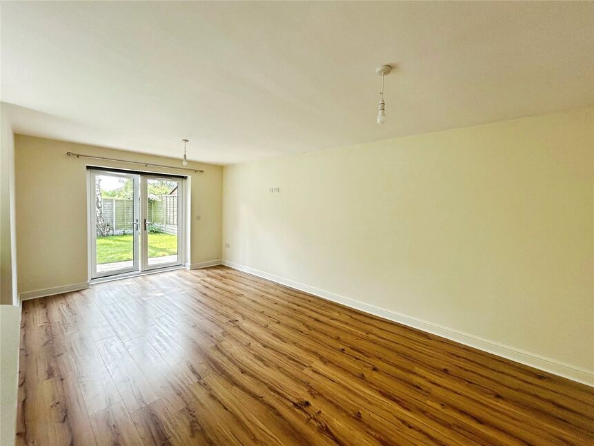 Lounge / Dining Area