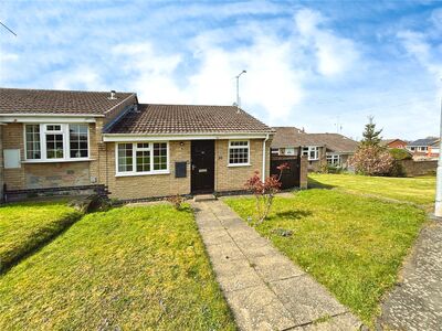Walton Close, 2 bedroom Semi Detached Bungalow to rent, £850 pcm
