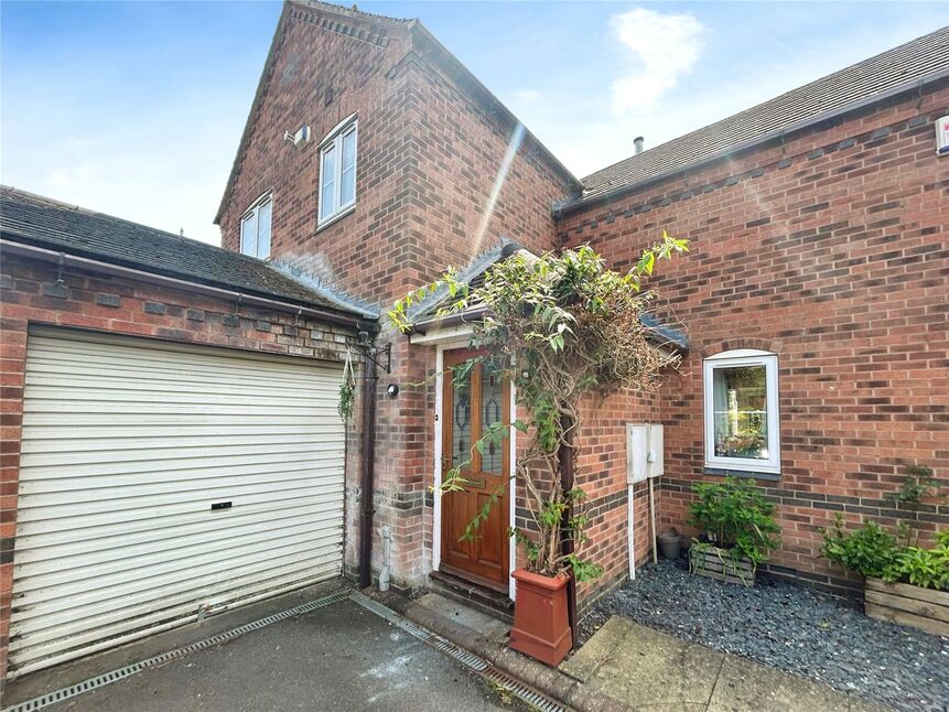 3 bedroom Mid Terrace House for sale