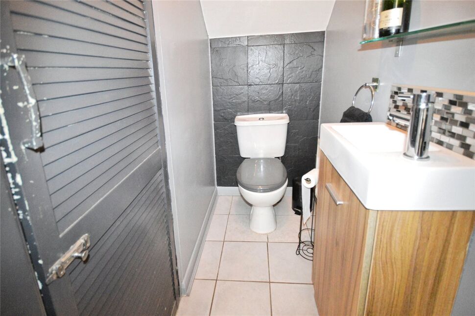 Cloakroom / Wc