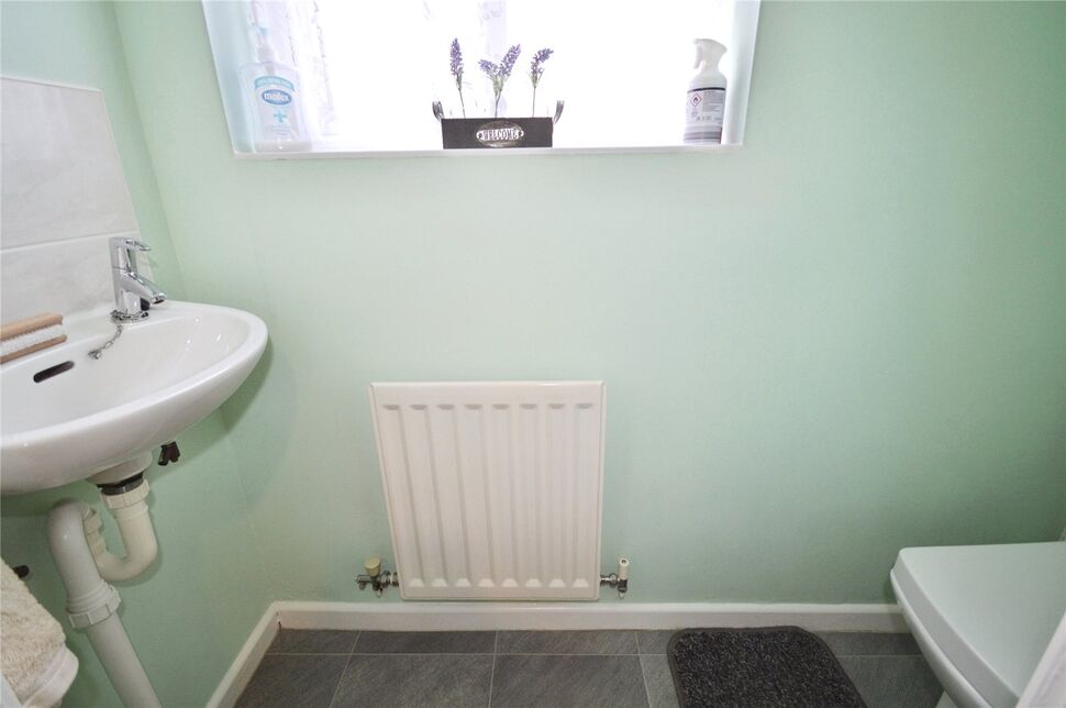 Cloakroom / Wc