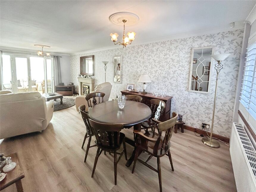 Lounge / Dining Room