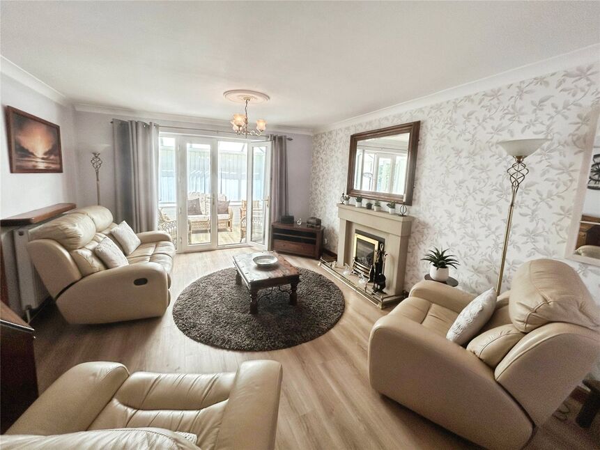 Lounge / Dining Room