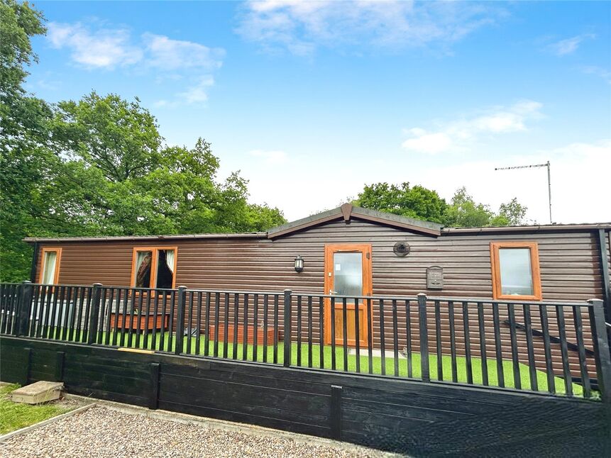 2 bedroom Detached Property for sale