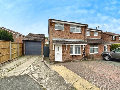 Cloverdale, 3 bedroom Semi Detached House to rent, £1,100 pcm