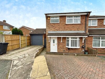 Cloverdale, 3 bedroom Semi Detached House to rent, £995 pcm
