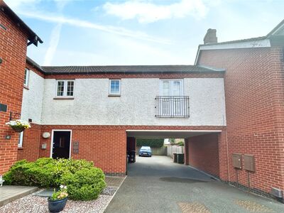 De Montfort Close, 1 bedroom  Flat for sale, £99,950