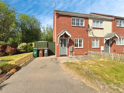 Rowley Close, 2 bedroom Mid Terrace House to rent, £875 pcm