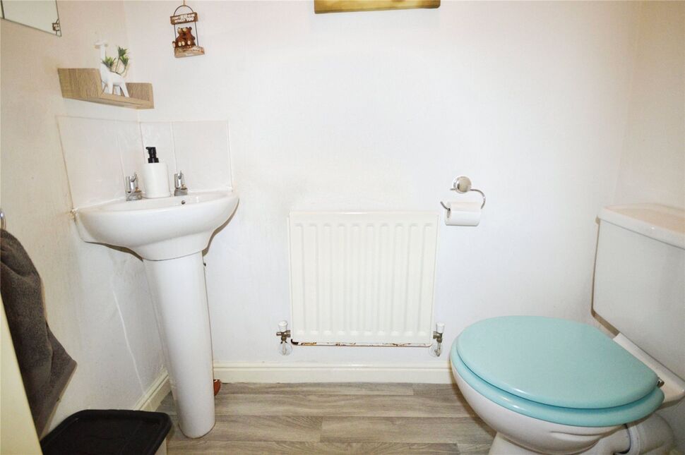 Cloakroom / Wc