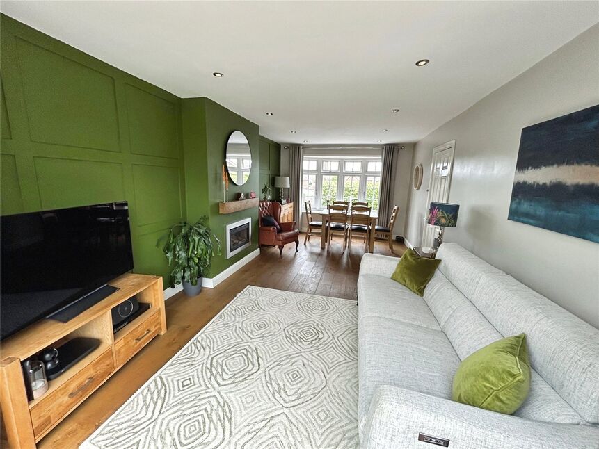 Lounge / Dining Room