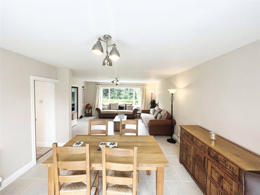 Lounge / Dining Room