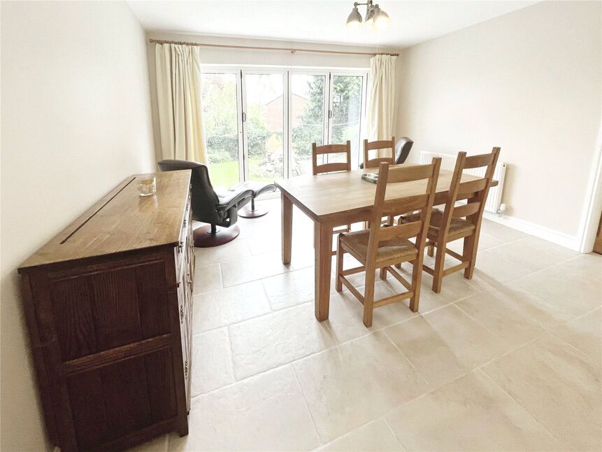 Lounge / Dining Room