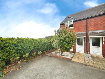 Burton Road, 3 bedroom End Terrace House to rent, £950 pcm