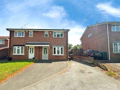 Heron Drive, 3 bedroom Semi Detached House to rent, £995 pcm