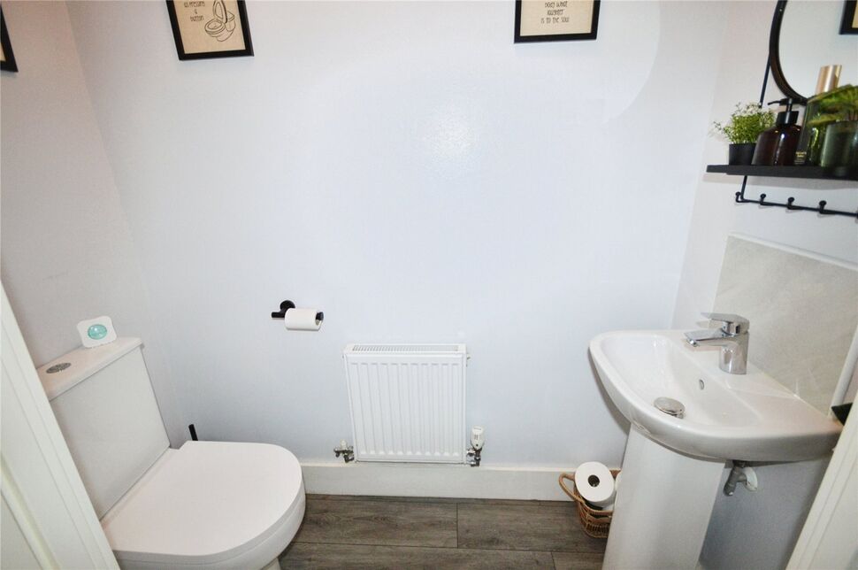 Cloakroom / Wc