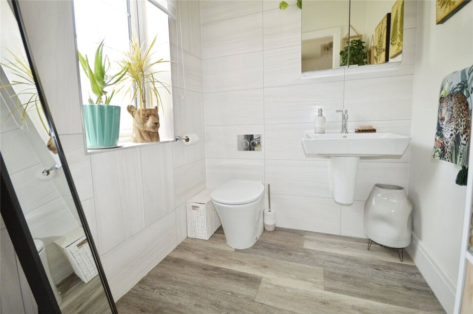 Cloakroom / Wc
