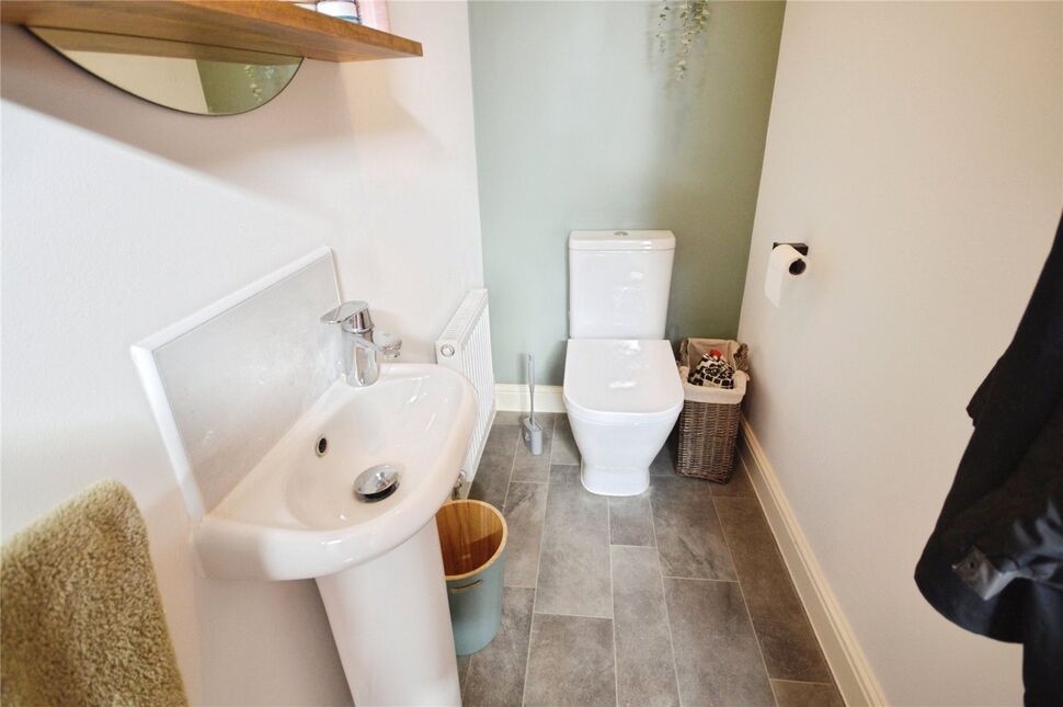 Cloakroom / Wc
